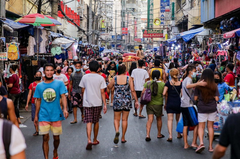 People visit market stalls in Divisoria, Manila on Nov. 2, 2021. George Calvelo, ABS-CBN News/File
