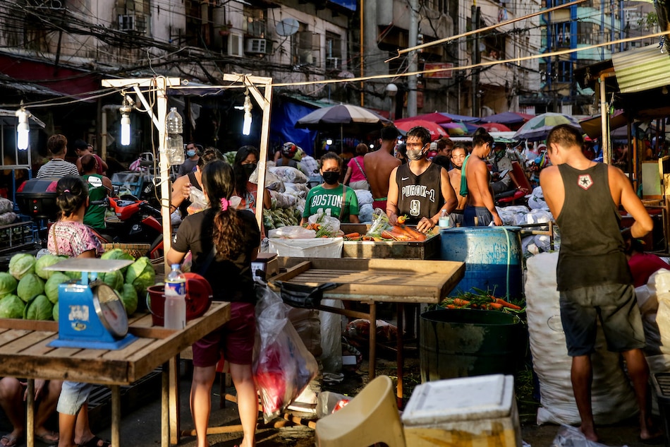 People visit market stalls in Divisoria, Manila on November 2, 2021. George Calvelo, ABS-CBN News/File