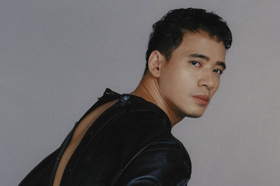 LISTEN: Erik Santos releases new Christmas single | ABS-CBN News