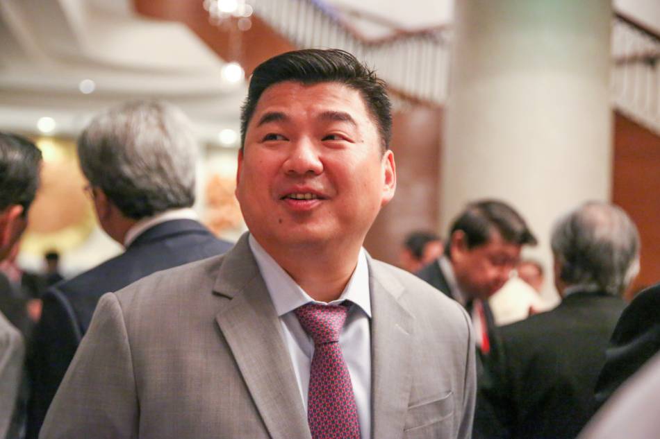 Udenna Corp Chairman and CEO Dennis Uy at the sidelines of the forum attended by Malaysian Prime Minister Mahathir Mohammed at the Makati, Shangri-La, March 07, 2019. Jonathan Cellona, ABS-CBN News/File