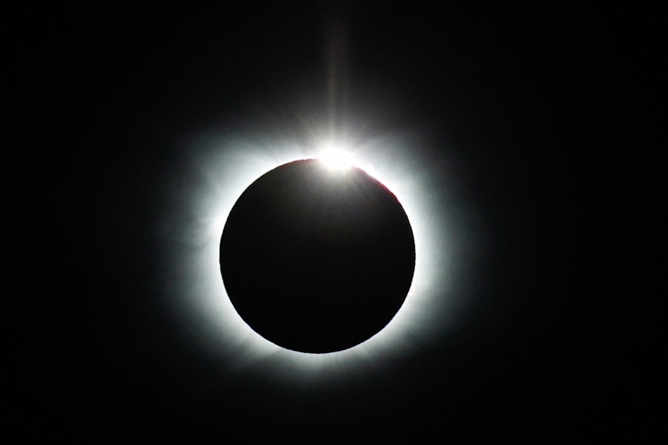 Total solar eclipse plunges Antartica into total darkness