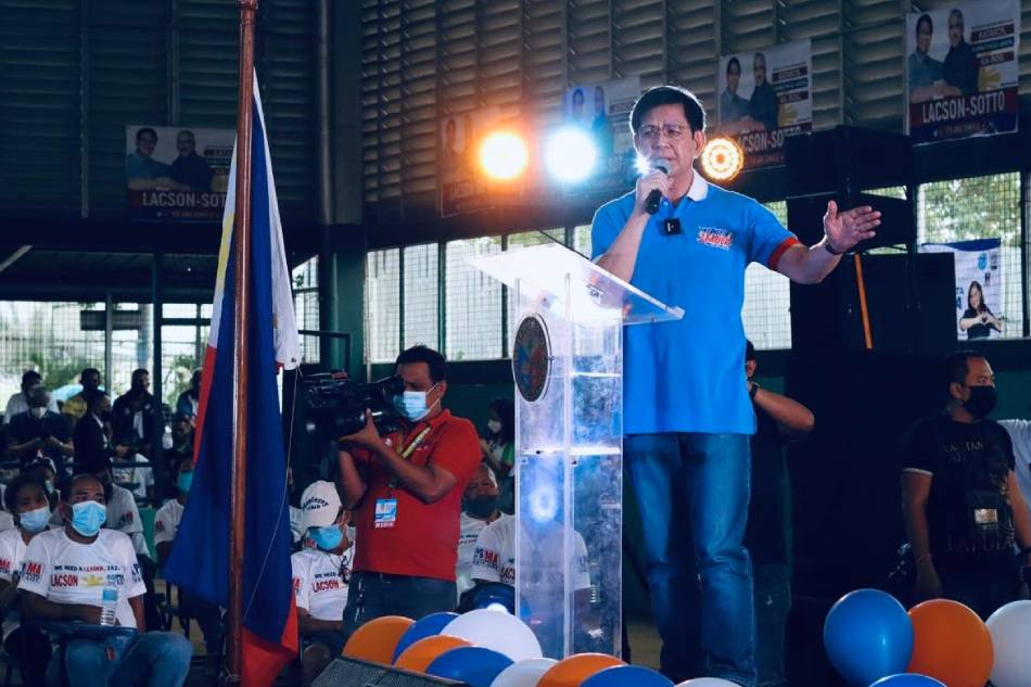 Partido Reporma standard bearer Sen. Panfilo Lacson delivers a speech in Naga, Cebu on December 10, 2021. Handout
