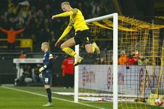 Football: Dortmund trim Bayern's league lead