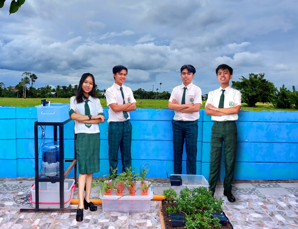 Team Danum with a prototype of their winning idea. (From Left to Right) Trisha Ann Apolinar, Franklin Razon, Jarell Aldrix Famadico, and Zindel Jas Cruzado. Photo Source: Team Danum