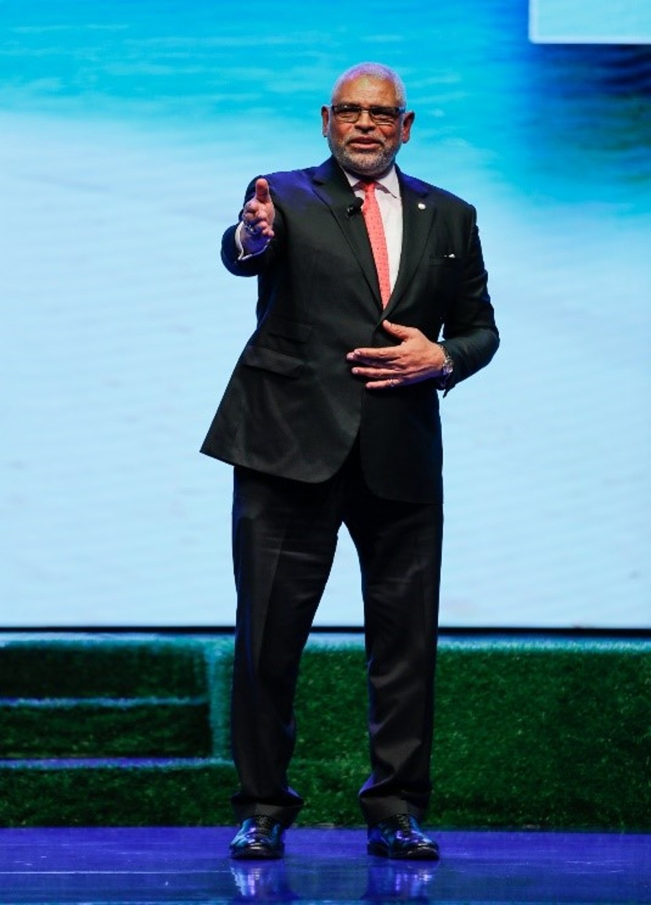 WTTC Chairman Arnold Donald giving a speech. Photo source: Tourism Promotions Board