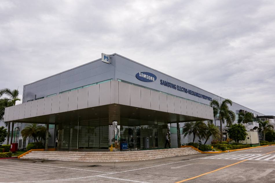 Plant 2 of the 2,000-hectare manufacturing plant of Samsung Electro-Mechanics Philippines. Photo source: George Calvelo, ABS-CBN News