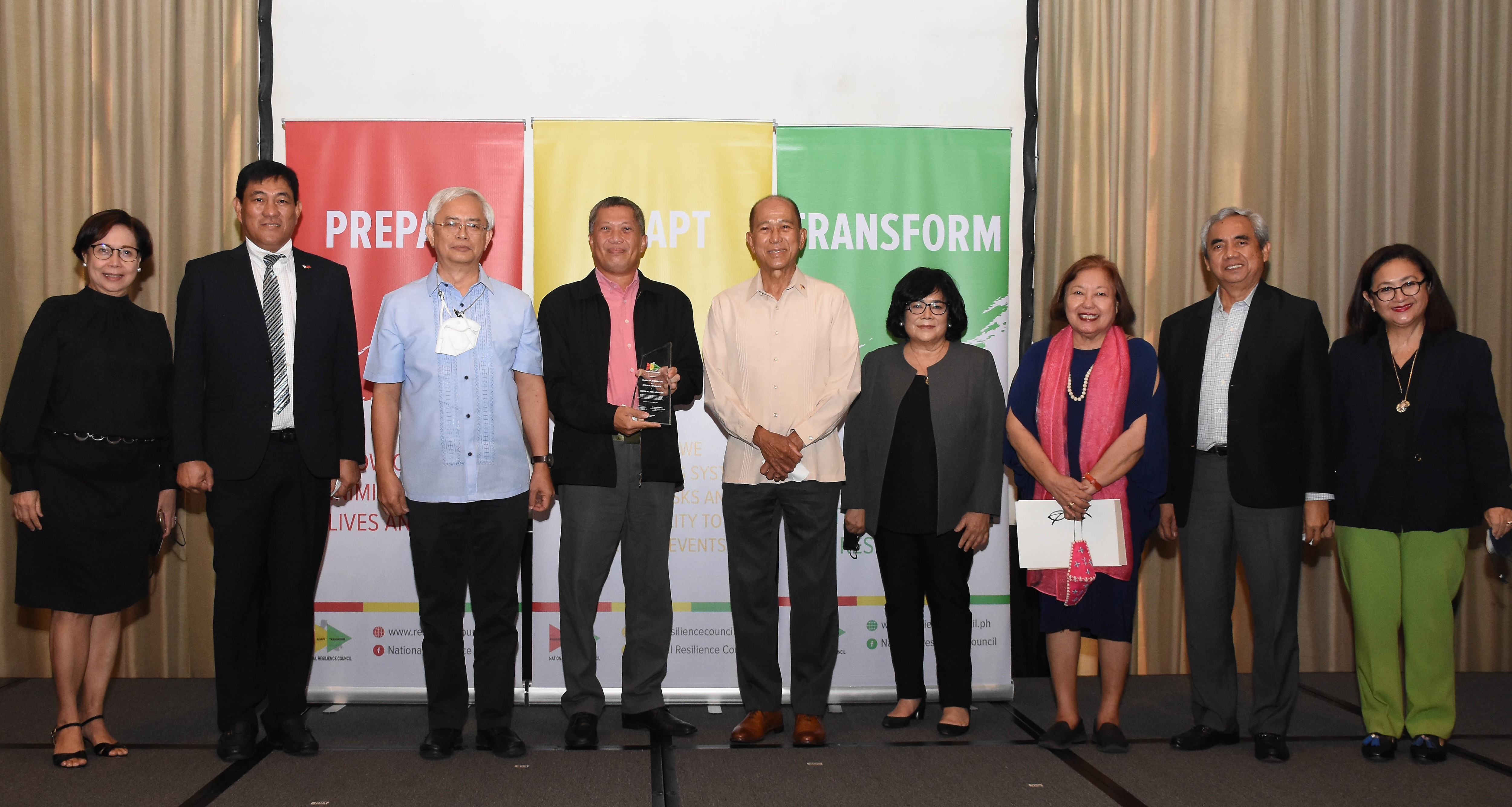 In photo from L to R, SM Supermalls VP for Corporate Compliance Group Liza Silerio, Former DILG Undersecretary for Public Safety Nestor Quinsay Jr., EVP for Zuellig Family Foundation Austere Panadero, Naga City Public Safety Director Rene Gumba, former NRC President and incumbent DENR Secretary Antonia Yulo-Loyzaga, NRC Experts Pool and Project Leader for Coastal Cities at Risk in the Philippines Dr. Emma Porio, SM Prime Holdings Consultant for Disaster Resilience VAdm. (ret.) Alexander Pama, and SM Supermalls Vice President for Corporate Marketing Grace Magno. Photo source: SM Prime