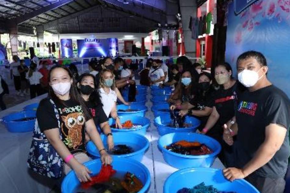 Sampayan ng Bayan helps homemakers beat 'kulob', germs