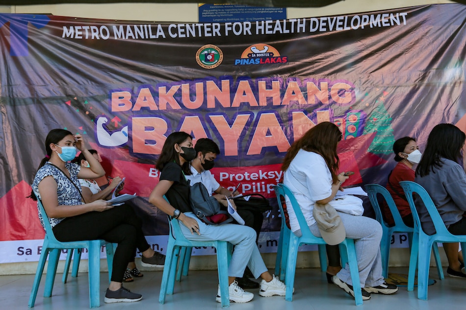 The special vaccination drive 'Bakunahang Bayan' at the La Guerta health center in Muntinlupa City on Dec. 7, 2022. George Calvelo, ABS-CBN News