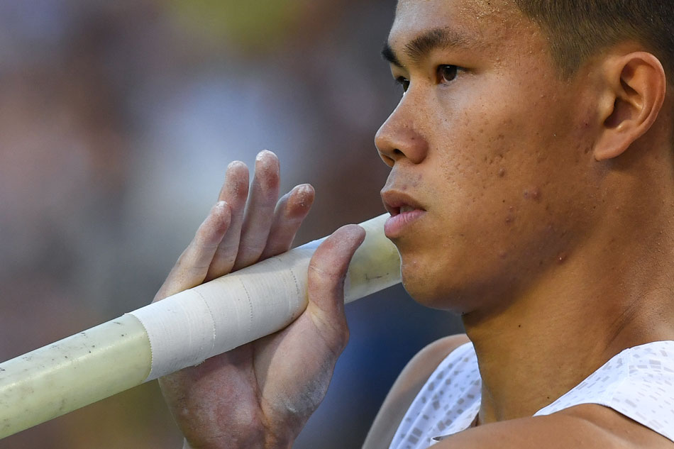 Philippines' Ernest John Obiena prepares to compete during the men's pole vault event at The Diamond League AG Memorial Van Damme athletics meeting at The King Baudouin Stadium in Brussels on September 3, 2021. File photo. John Thys, AFP.