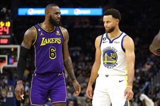 NBA: Warriors dominate Lakers on ring night