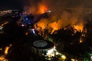2 killed, 400 homes damaged in Chile forest fire