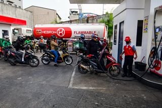 Mga manggagawa umaaray sa mga oil price hike