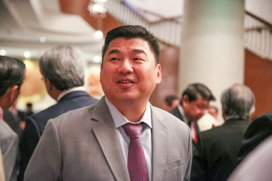 Udenna Corp Chairman and CEO Dennis Uy at the sidelines of the forum attended by Malaysian Prime Minister Mahathir Mohammed at the Makati, Shangri-La, March 07, 2019. Jonathan Cellona, ABS-CBN News/File