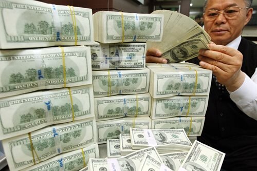 US dollar an unstoppable force endangering other currencies