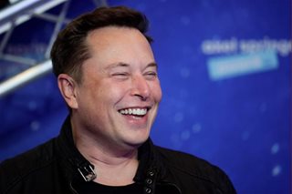 Musk defends paid blue badge plans for Twitter