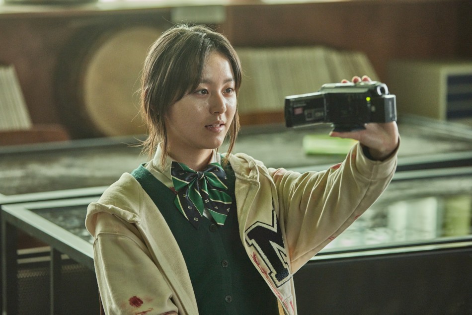 In 'All of Us Are Dead,' you'll see more of 'Squid Game' actor Lee Yoo Mi  this time as a villain