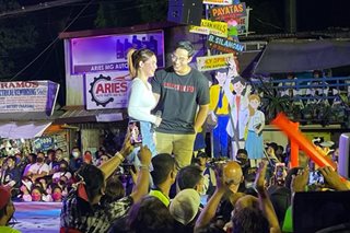 Diego, Barbie briefly share stage at QC miting de avance