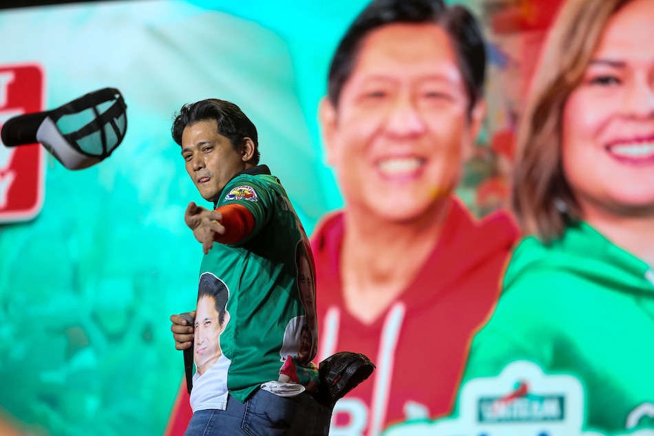 Senatorial candidate Robin Padilla talks to the crowd at the Marcos-Duterte UniTeam miting de avance in Parañaque City on May 7, 2022. Fernando G. Sepe Jr., ABS-CBN News
