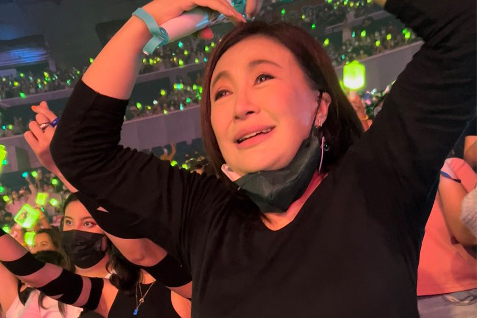 Sharon Cuneta teared up after seeing her favorite K-pop stars perform at ‘Begin Again: K-pop Edition’ at the Araneta Coliseum in Quezon City, May 29, 2022. Photo: Twitter/@kakiep83
