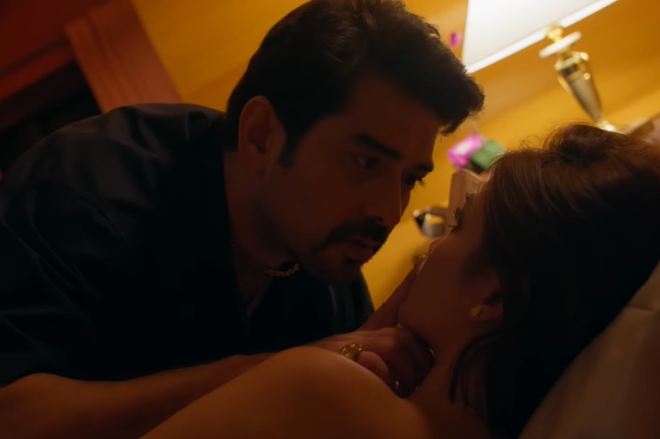 Screenshot from Nanahimik Ang Gabi trailer
