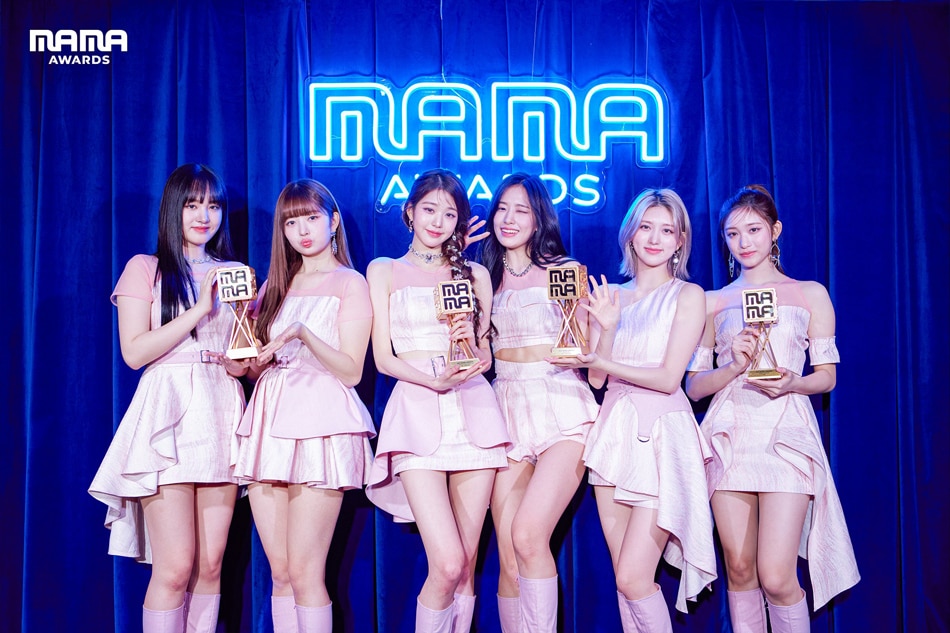 K-pop girl group IVE at the 2022 MAMA Awards. Photo: Twitter/@MnetMAMA