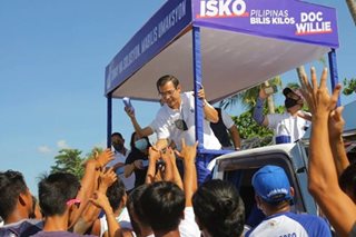 Isko gets 'warm welcome' from Liberal Party, Robredo's allies in Occidental Mindoro