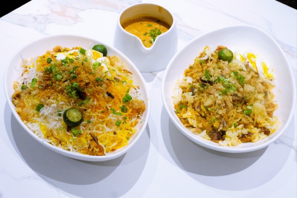 Two kinds of palabok. Jeeves de Veyra