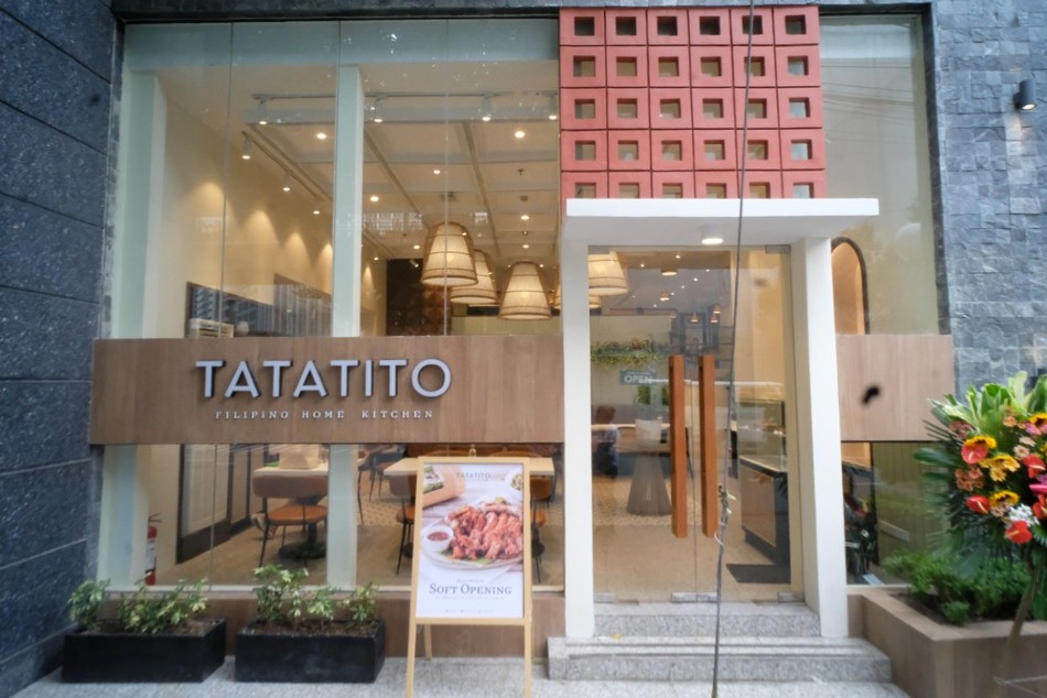 Tatatito is located at the ground floor of OPL Building on Dela Rosa St. corner C. Palanca in Legazpi Village, Makati. Jeeves de Veyra