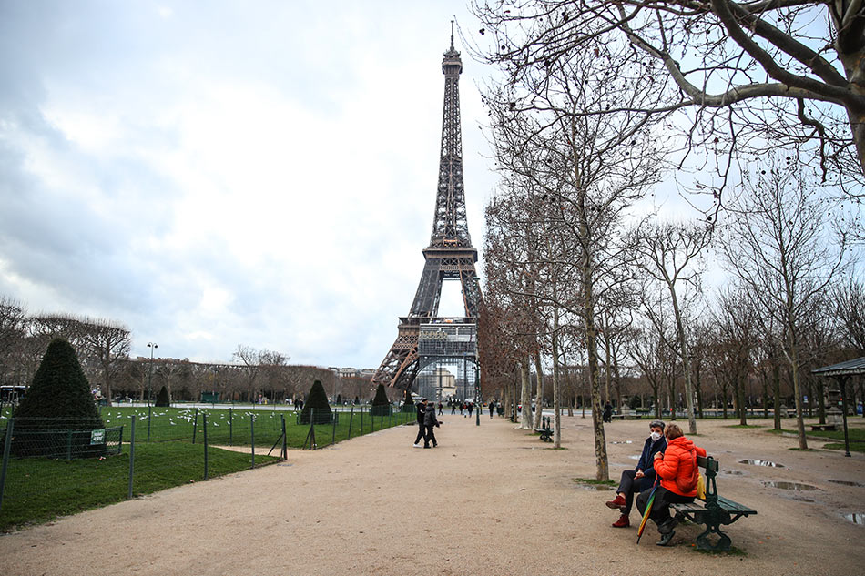 Eiffel Tower EPA-EFE