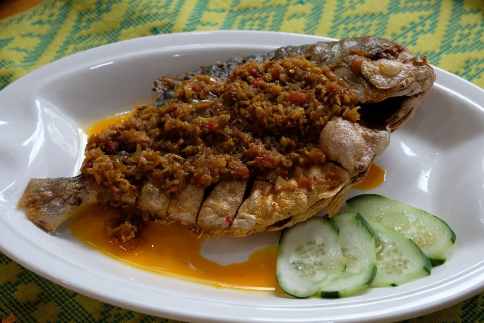 Deep-Fried Pampano. Jeeves de Veyra