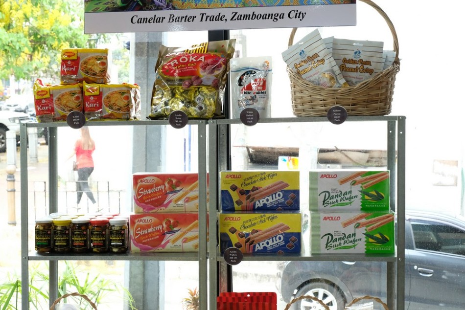 The pasalubong section. Jeeves de Veyra