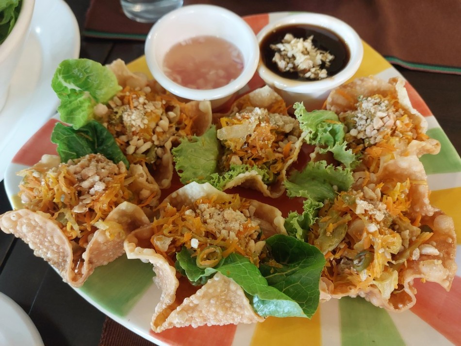 Lumpia in Crispy Wonton Skin. Jeeves de Veyra