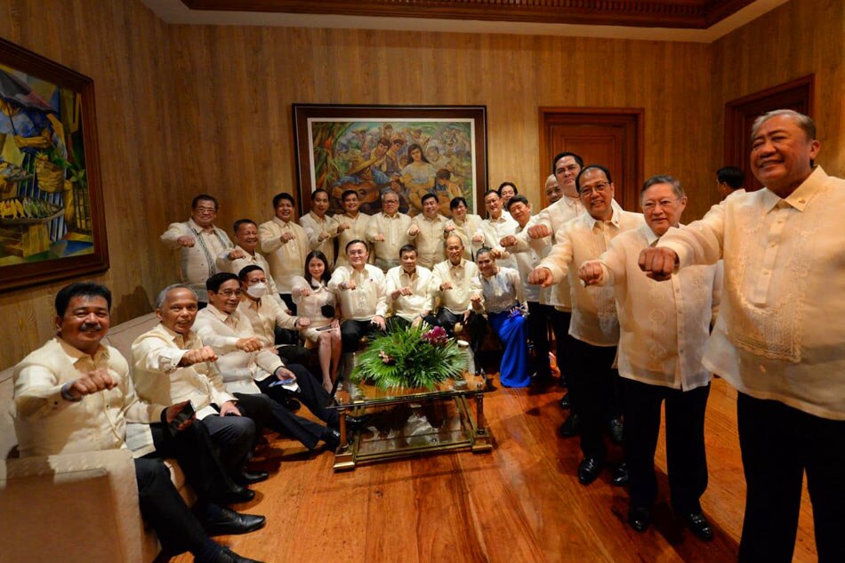 Duterte meets Cabinet for last time before term ends 3
