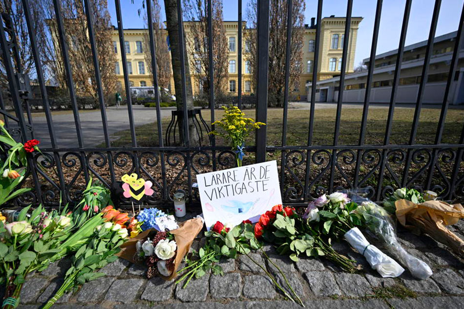 Flowers and tributes EPA-EFE/file