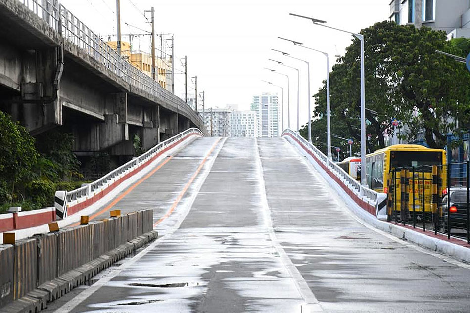 EDSA Kamuning flyover southbound reopened to motorists | ABS-CBN News