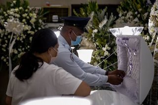 Security guard pays tribute to slain colleague 