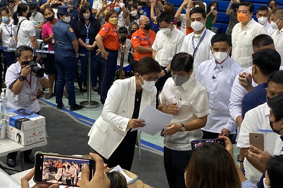 President Ferdinand Marcos Jr. arrives at the Pasig City Sports Complex on Monday for the launch of the PinasLakas campaign. Wena Cos, ABS-CBN News