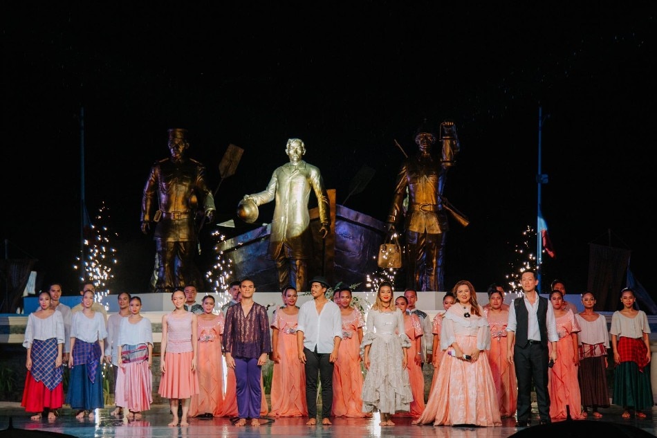 ARDP artistic director Ronelson Yadao (center with black bowler hat) takes a bow with fellow ARDP dancers and soprano Lana Jalosjos (in Maria Clara outfit, second from right, front row) and tenor Joshua Tiu (extreme right, front row). Photo from ARDP Facebook page
