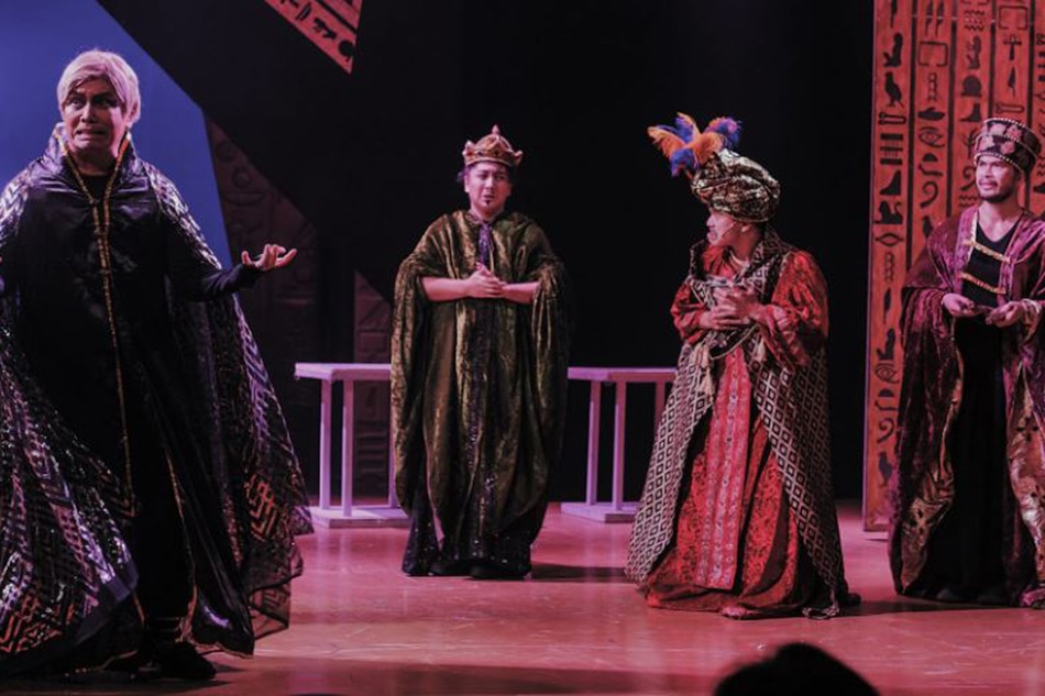 Carlo Orosa as the Pharaoh with the magicians played by (from left) Jim Ferrer, Aldo Vencilao and Carlos Canlas. Photo courtesy of Carlo Orosa and Trumpets