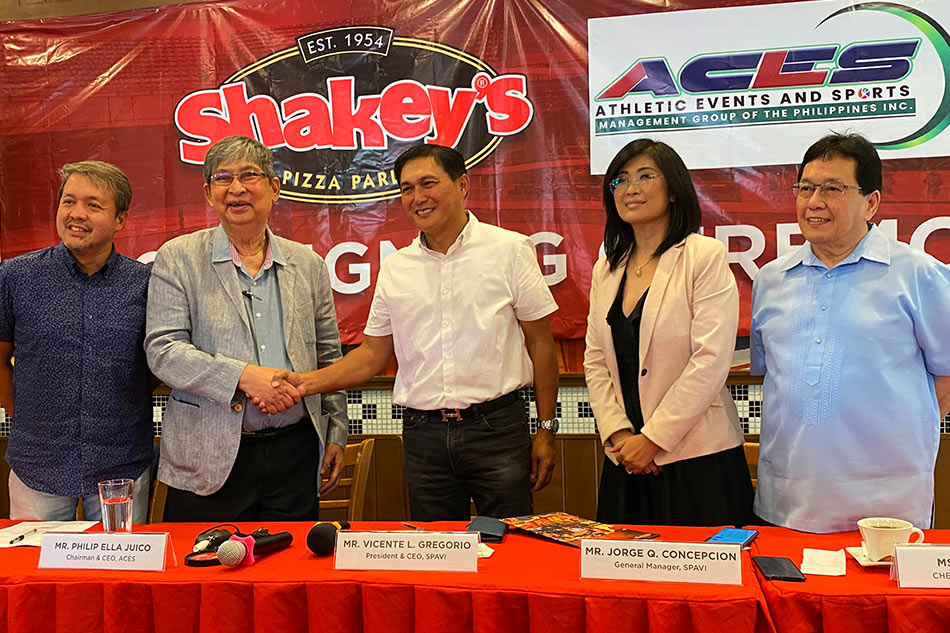 Officials of Shakey's and ACES Philippines ABS-CBN News. 