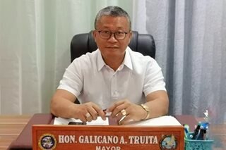 Negros Oriental town mayor’s family held hostage for hours