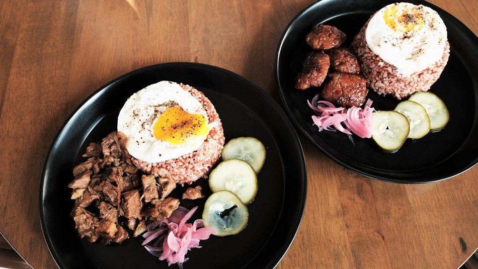 You can have breakfast here too. Jeeves de Veyra