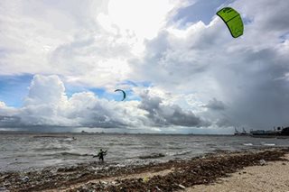 Trying out kiteboarding at Manila Bay
