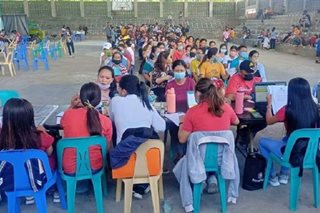 Mga biktima ng bagyo sa Leyte prayoridad mabigyan ng student aid