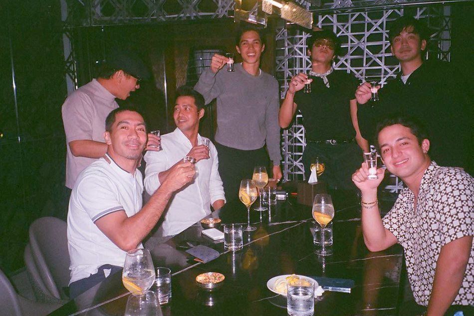 Daniel Padilla with Joshua Garcia, Zanjoe Marudo, and their squad