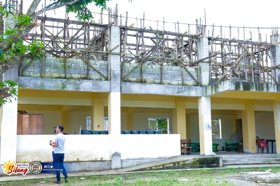 DepEd working with Silang LGU on unfinished school building 4