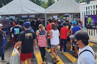 Ilang sementeryo dinagsa matapos isara dahil sa 'Paeng'