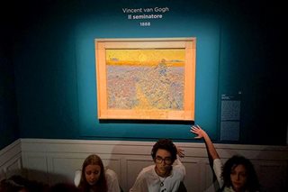 Climate activists hurl pea soup at Van Gogh