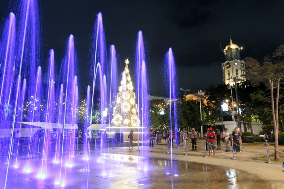 Look: Manila welcomes festive season with Christmas decor 11